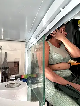 siri duque online show from 10-31-25, 08:38