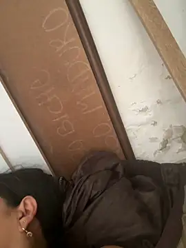 siri duque online show from 11-06-25, 02:32