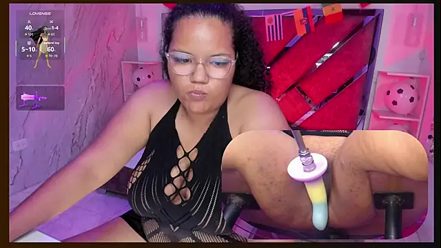 Snapshot of MhiaRey chatting on 06-15-26, 01:11 MhiaRey online show from 06-15-26, 01:11