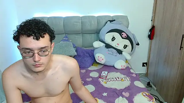 Snapshot of Kylie_martinez chatting on 04-13-26, 04:38 Kylie martinez online show from 04-13-26, 04:38