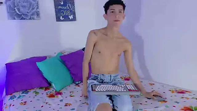 Noah tyler  online show from 10-05-25, 11:17