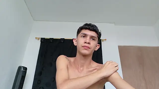 Noah tyler  online show from 10-24-25, 05:56