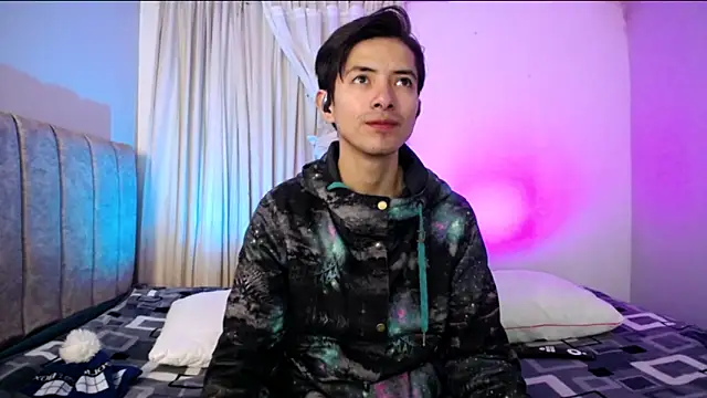 Yellowpokemon23 online show from 04-08-26, 02:24