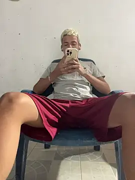 Leo bunny hot online show from 12-16-25, 01:32