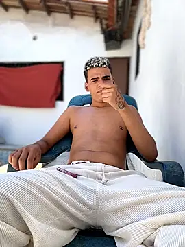 Leo bunny hot online show from 02-22-26, 05:14