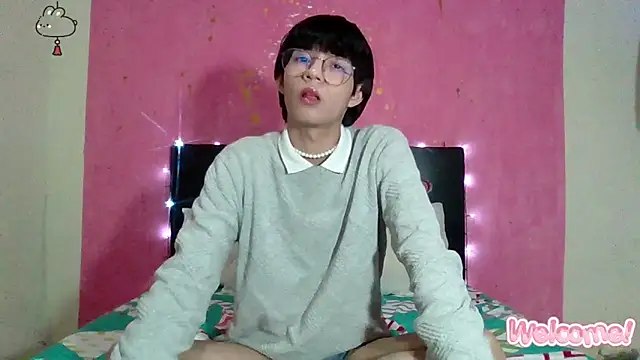 Snapshot of seung_vinblue chatting on 01-17-25, 12:10 seung vinblue online show from 01-17-25, 12:10