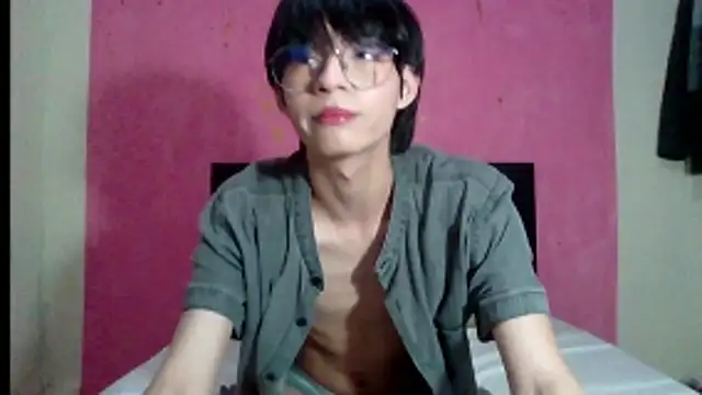 Snapshot of seung_vinblue chatting on 12-04-24, 12:24 seung vinblue online show from 12-04-24, 12:24