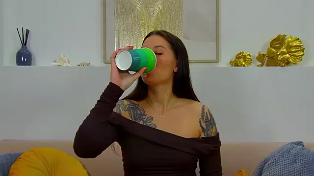 AlexandraBloom online show from 09-08-25, 07:13