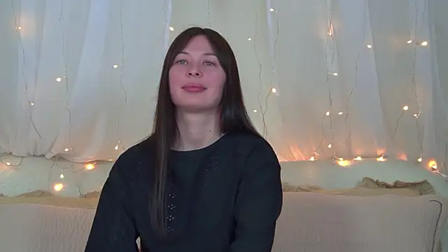 Snapshot of AlexandraBloom chatting on 02-25-26, 06:19 AlexandraBloom online show from 02-25-26, 06:19