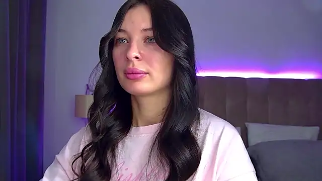 AlexandraBloom online show from 11-17-25, 06:23