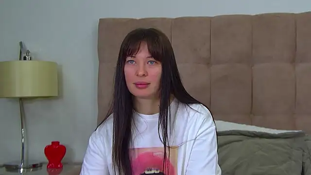 Snapshot of AlexandraBloom chatting on 02-23-26, 06:30 AlexandraBloom online show from 02-23-26, 06:30