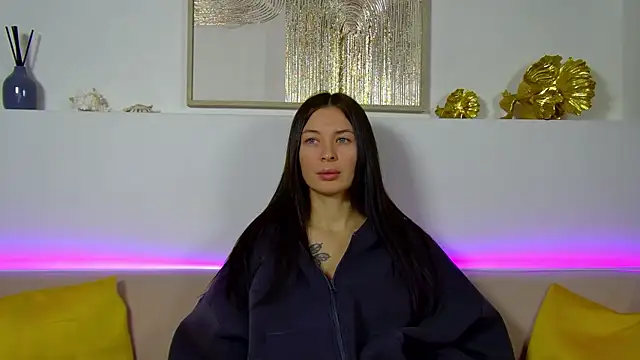 AlexandraBloom online show from 11-19-25, 06:19