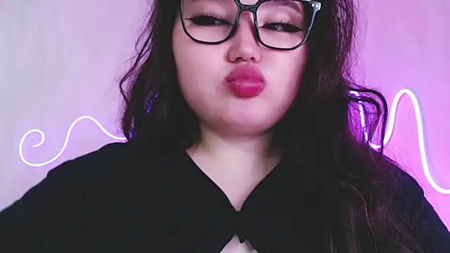 Snapshot of amina_moonlightt chatting on 07-11-26, 05:13 amina moonlightt online show from 07-11-26, 05:13