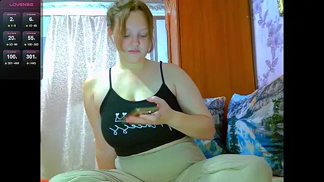 Snapshot of Aria__Dark chatting on 10-15-25, 08:17 Aria  Dark online show from 10-15-25, 08:17