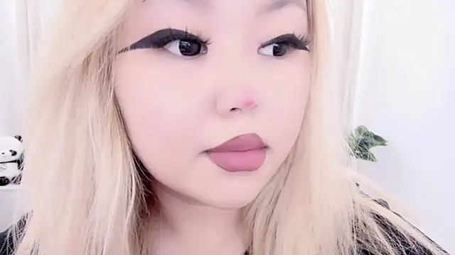 Snapshot of amelia_sunlight chatting on 03-06-25, 04:52 amelia sunlight online show from 03-06-25, 04:52