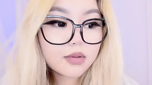 Snapshot of amelia_sunlight chatting on 03-20-25, 02:40 amelia sunlight online show from 03-20-25, 02:40