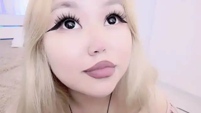 Snapshot of amelia_sunlight chatting on 03-15-25, 04:35 amelia sunlight online show from 03-15-25, 04:35