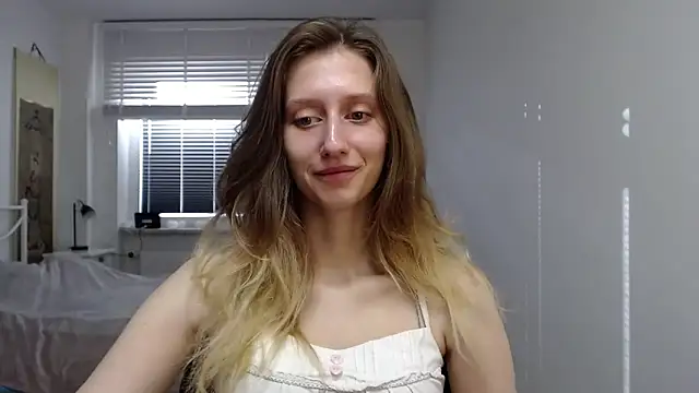 Snapshot of LUNA_delight chatting on 09-19-25, 05:44 LUNA delight online show from 09-19-25, 05:44