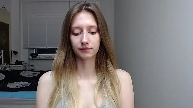 LUNA delight online show from 10-28-25, 06:34