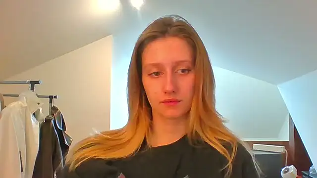 Snapshot of LUNA_delight chatting on 02-26-25, 07:45 LUNA delight online show from 02-26-25, 07:45