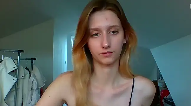 Snapshot of LUNA_delight chatting on 12-04-24, 10:51 LUNA delight online show from 12-04-24, 10:51