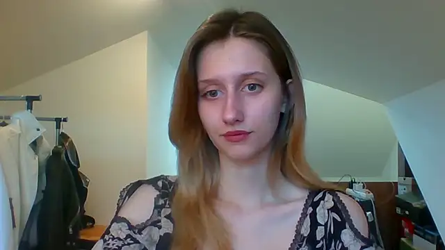 Snapshot of LUNA_delight chatting on 01-24-25, 02:41 LUNA delight online show from 01-24-25, 02:41