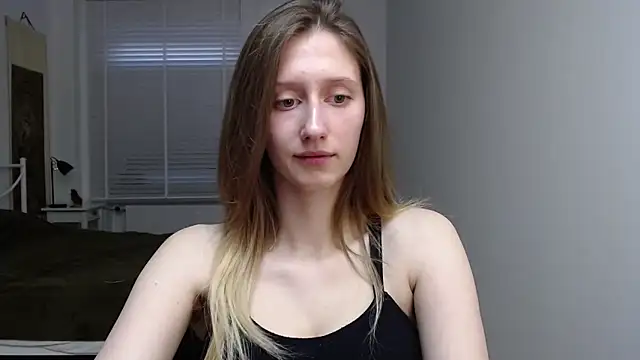 Snapshot of LUNA_delight chatting on 10-20-25, 05:31 LUNA delight online show from 10-20-25, 05:31