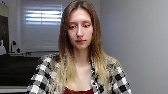 Snapshot of LUNA_delight chatting on 10-03-25, 05:31 LUNA delight online show from 10-03-25, 05:31
