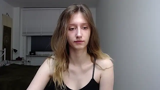 Snapshot of LUNA_delight chatting on 10-24-25, 05:28 LUNA delight online show from 10-24-25, 05:28