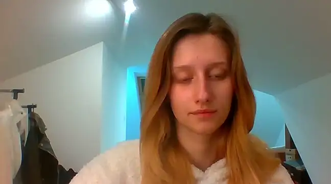 Snapshot of LUNA_delight chatting on 01-08-25, 05:48 LUNA delight online show from 01-08-25, 05:48