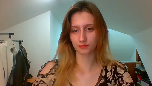 Snapshot of LUNA_delight chatting on 01-24-25, 05:53 LUNA delight online show from 01-24-25, 05:53