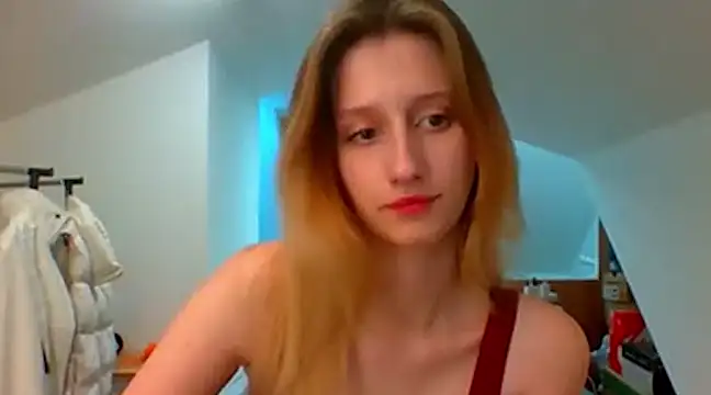 Snapshot of LUNA_delight chatting on 12-18-24, 05:52 LUNA delight online show from 12-18-24, 05:52