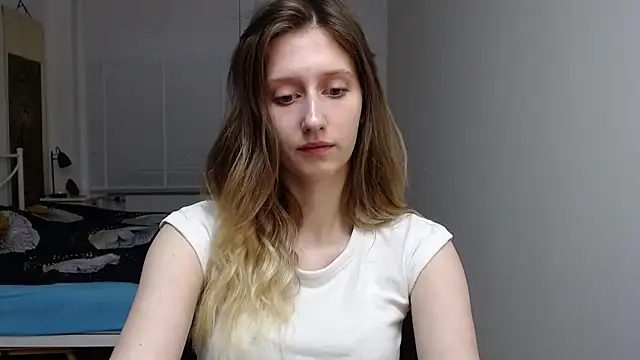 Snapshot of LUNA_delight chatting on 10-09-25, 05:30 LUNA delight online show from 10-09-25, 05:30