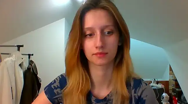 Snapshot of LUNA_delight chatting on 02-12-25, 06:19 LUNA delight online show from 02-12-25, 06:19