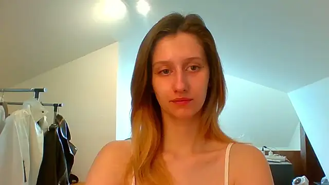 Snapshot of LUNA_delight chatting on 02-28-25, 07:48 LUNA delight online show from 02-28-25, 07:48