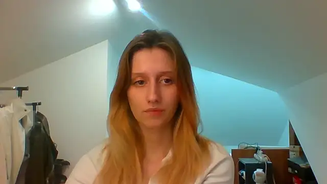 Snapshot of LUNA_delight chatting on 01-17-25, 05:41 LUNA delight online show from 01-17-25, 05:41