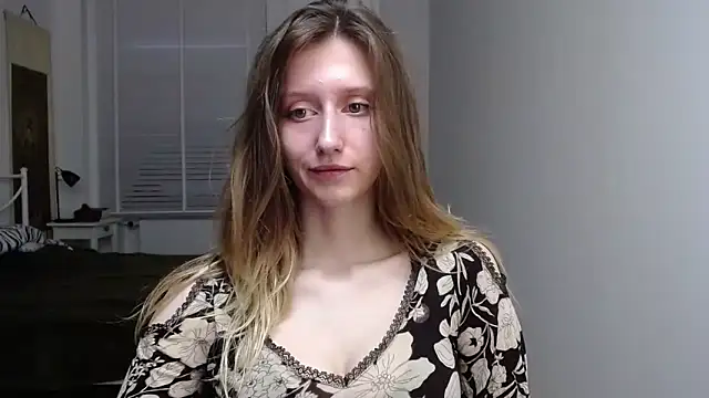 Snapshot of LUNA_delight chatting on 10-22-25, 05:29 LUNA delight online show from 10-22-25, 05:29