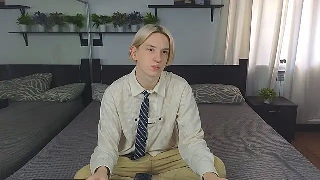 Ron Vils online show from 11-19-25, 06:13