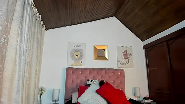 CelessteRedds online show from 04-17-26, 11:46