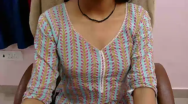 PRIYANKA KUMARI 01 online show from 02-13-25, 09:06