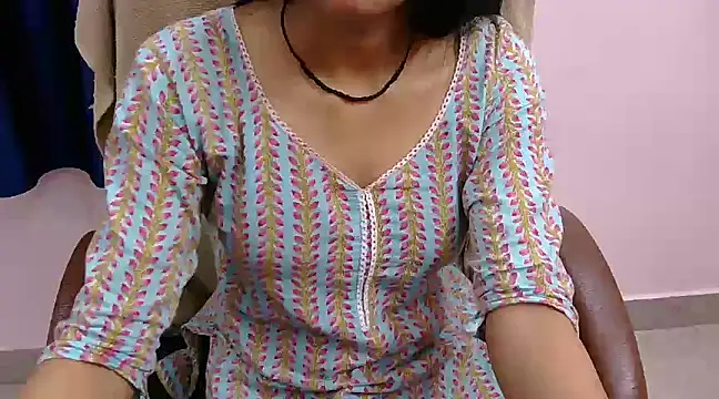 PRIYANKA KUMARI 01 online show from 02-05-25, 12:31