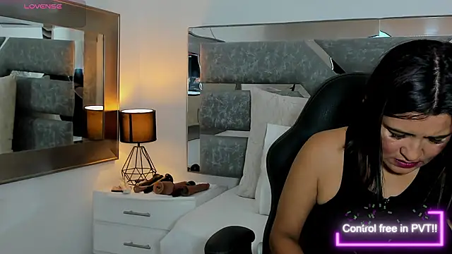 Slut Milf  online show from 03-06-26, 07:20