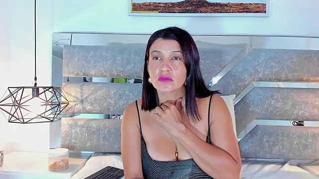 Slut Milf  online show from 06-16-26, 07:58