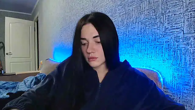 Liana diva online show from 11-21-25, 08:30