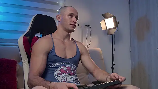 AxelFairchaild online show from 05-12-26, 01:28