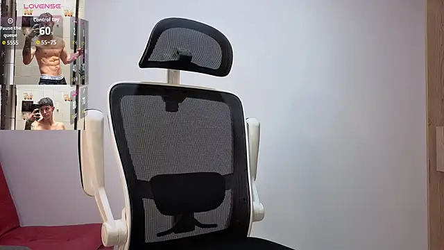 Cristopher23  online show from 12-22-25, 10:54