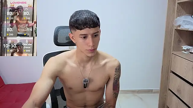 Cristopher23  online show from 09-21-25, 01:00