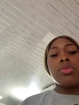 Snapshot of Lilybaudinx96 chatting on 02-03-26, 01:05 Lilybaudinx96 online show from 02-03-26, 01:05