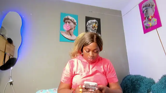 Snapshot of Lilybaudinx96 chatting on 02-06-25, 04:53 Lilybaudinx96 online show from 02-06-25, 04:53