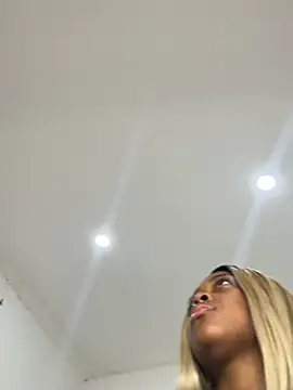 Lilybaudinx96 online show from 03-06-26, 09:15